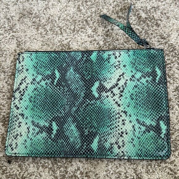 Aimee Kestenberg Emerald Green Snakeskin Print Clutch - Picture 3 of 5